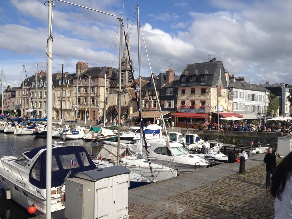 La Maison De Pierre Et Valerie Ste Catherine Honfleur Exterior foto